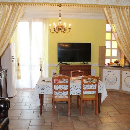 Bed And Breakfast Sopranos ลาสเปเซีย ภายนอก รูปภาพ