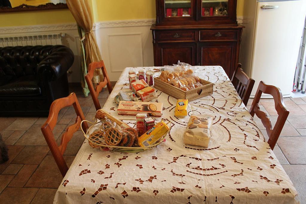 Bed And Breakfast Sopranos ลาสเปเซีย ภายนอก รูปภาพ
