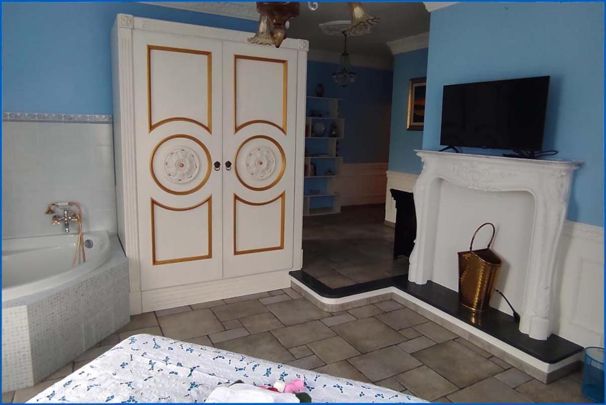 Bed And Breakfast Sopranos ลาสเปเซีย ภายนอก รูปภาพ