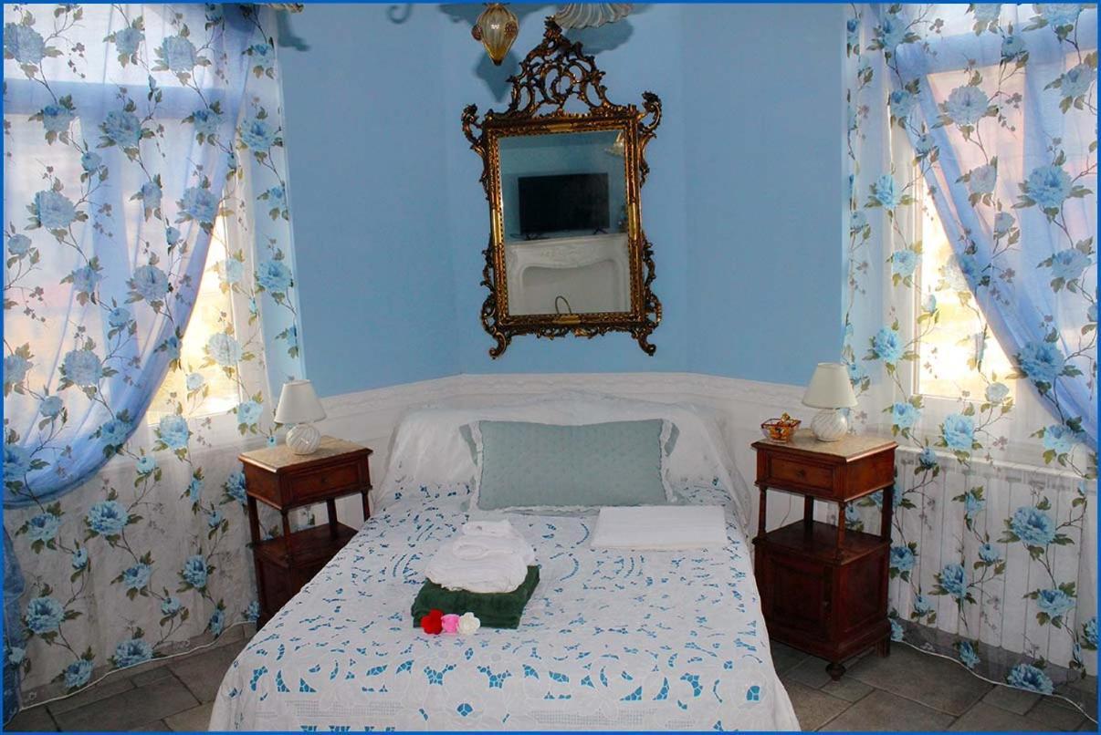 Bed And Breakfast Sopranos ลาสเปเซีย ภายนอก รูปภาพ